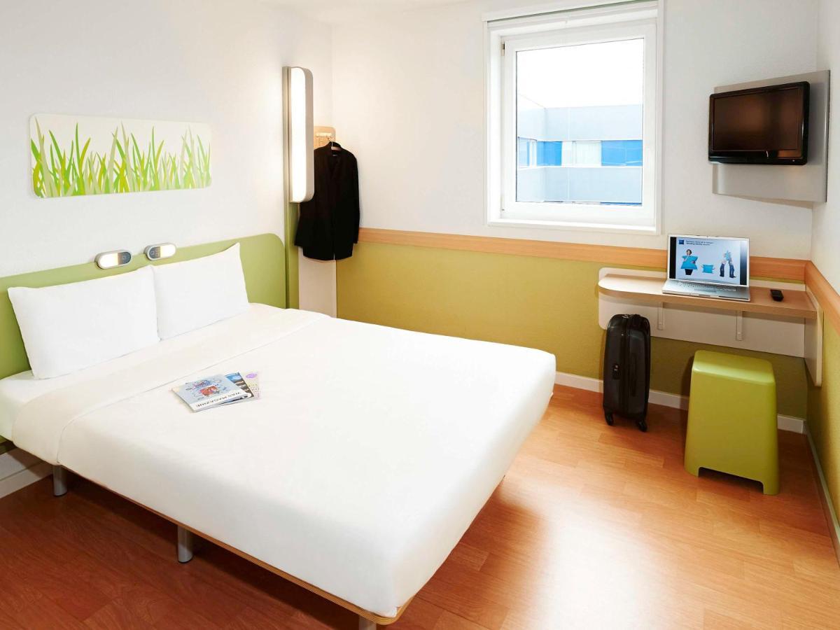 ไอบิส บัดเจ็ท ลีดส์ เซ็นเตอร์ คราวน์ พอยท์ โร้ด Hotel ภายนอก รูปภาพ